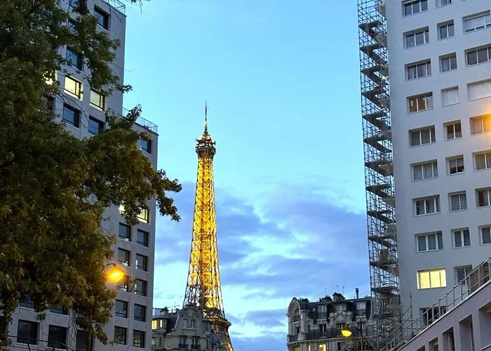 A Cozy Parisian Close To Eiffel Tower * 파리