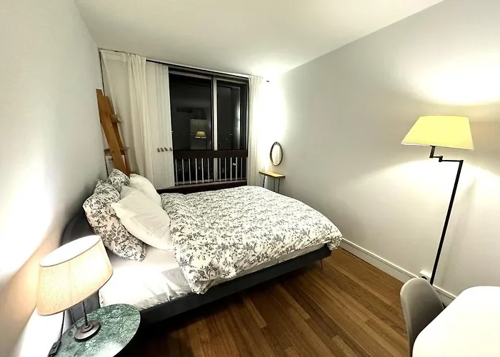 A Cozy Parisian Close To Eiffel Tower 아파트 *