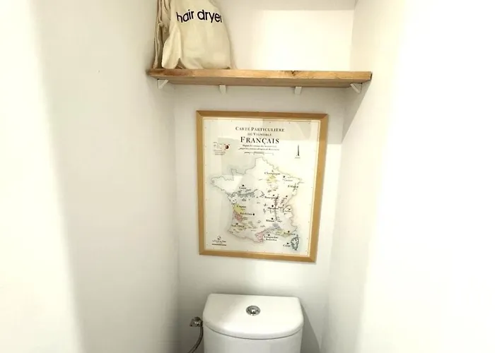 아파트 A Cozy Parisian Close To Eiffel Tower