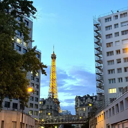 A Cozy Parisian Close To Eiffel Tower * パリ