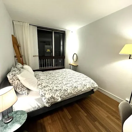 A Cozy Parisian Close To Eiffel Tower アパート *