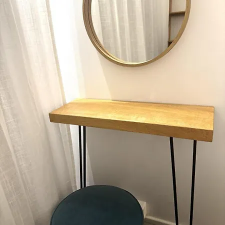 A Cozy Parisian Close To Eiffel Tower פריז
